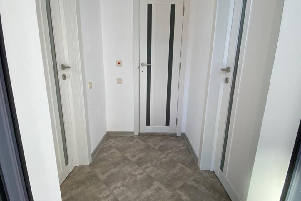 Lola Seaview Guest House. уютный домик в варне